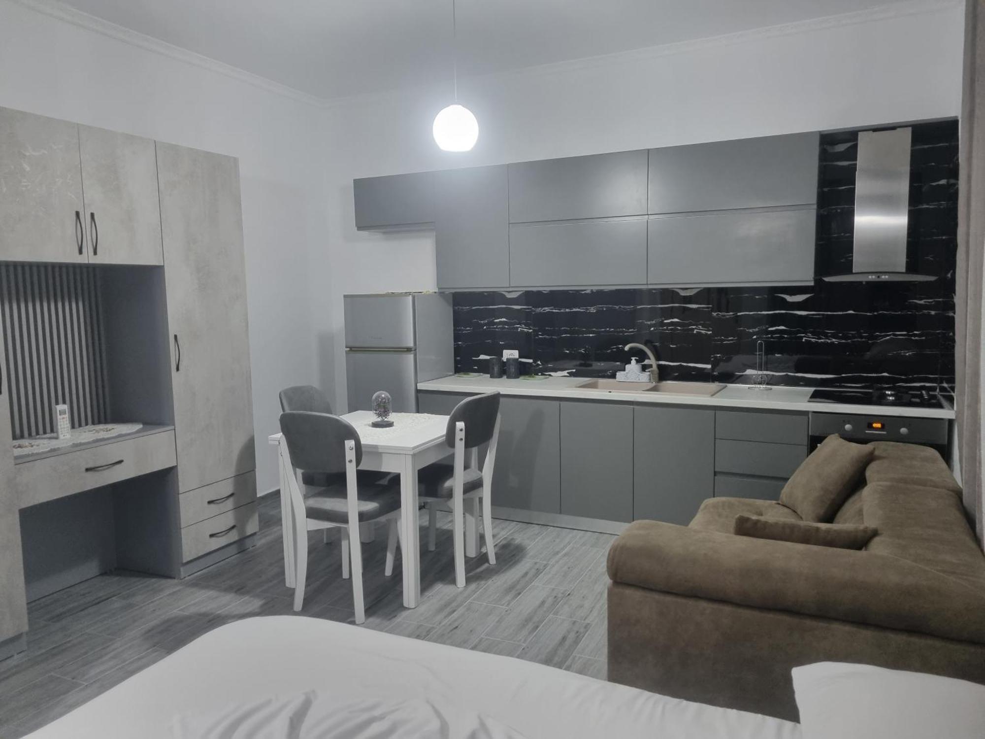 Vila Megi-Rent Room Vlorë Exterior foto